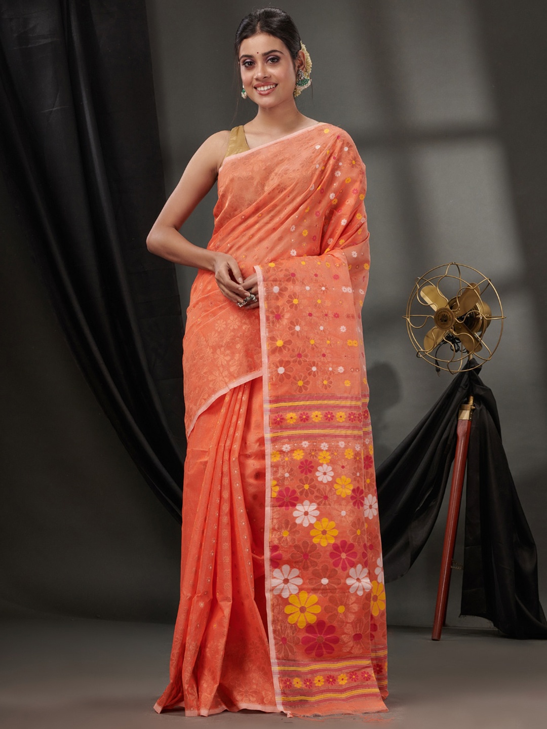 

Charukriti Floral Woven Design Pure Cotton Jamdani Saree, Orange