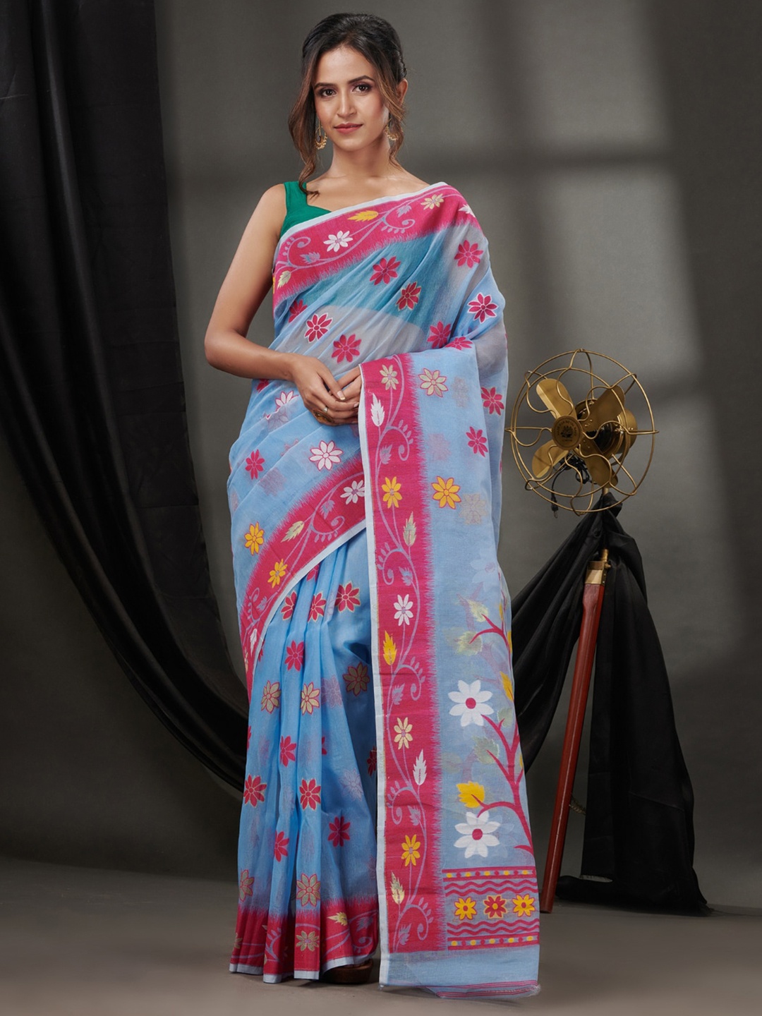 

Charukriti Floral Woven Design Pure Cotton Jamdani Saree, Blue