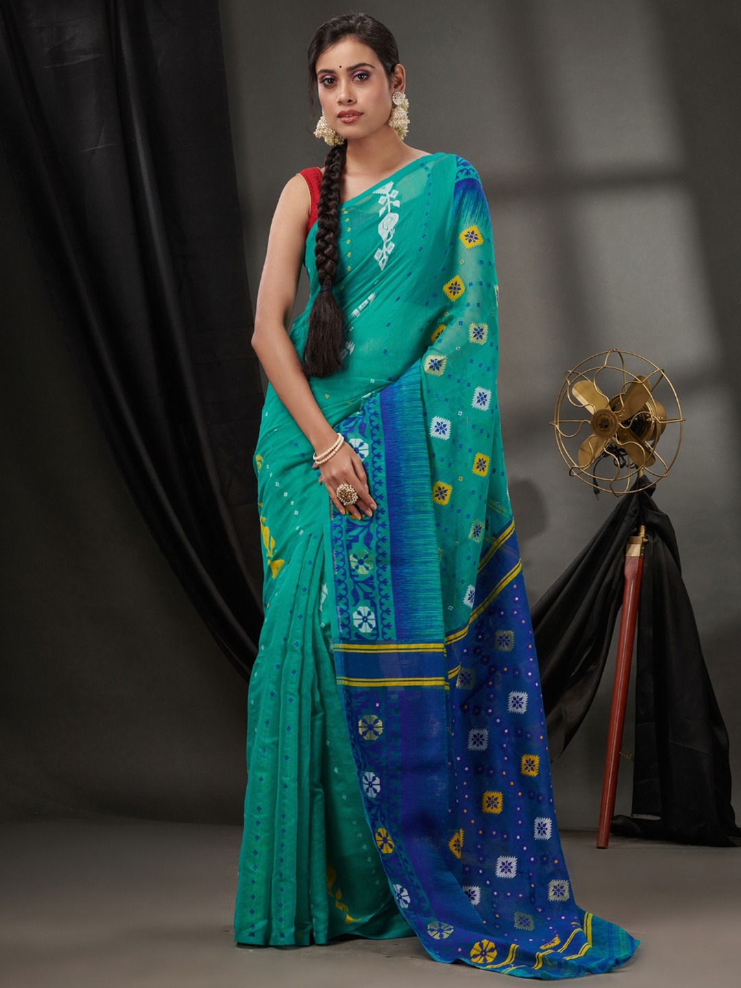 

Charukriti Floral Woven Design Silk Cotton Jamdani Saree, Sea green