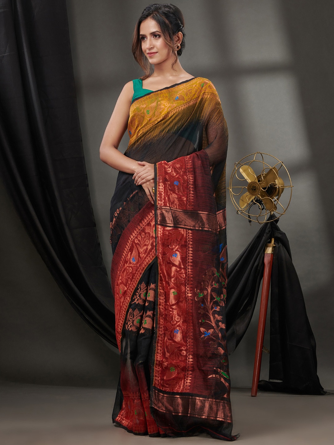 

Charukriti Woven Design Zari Silk Cotton Jamdani Saree, Black