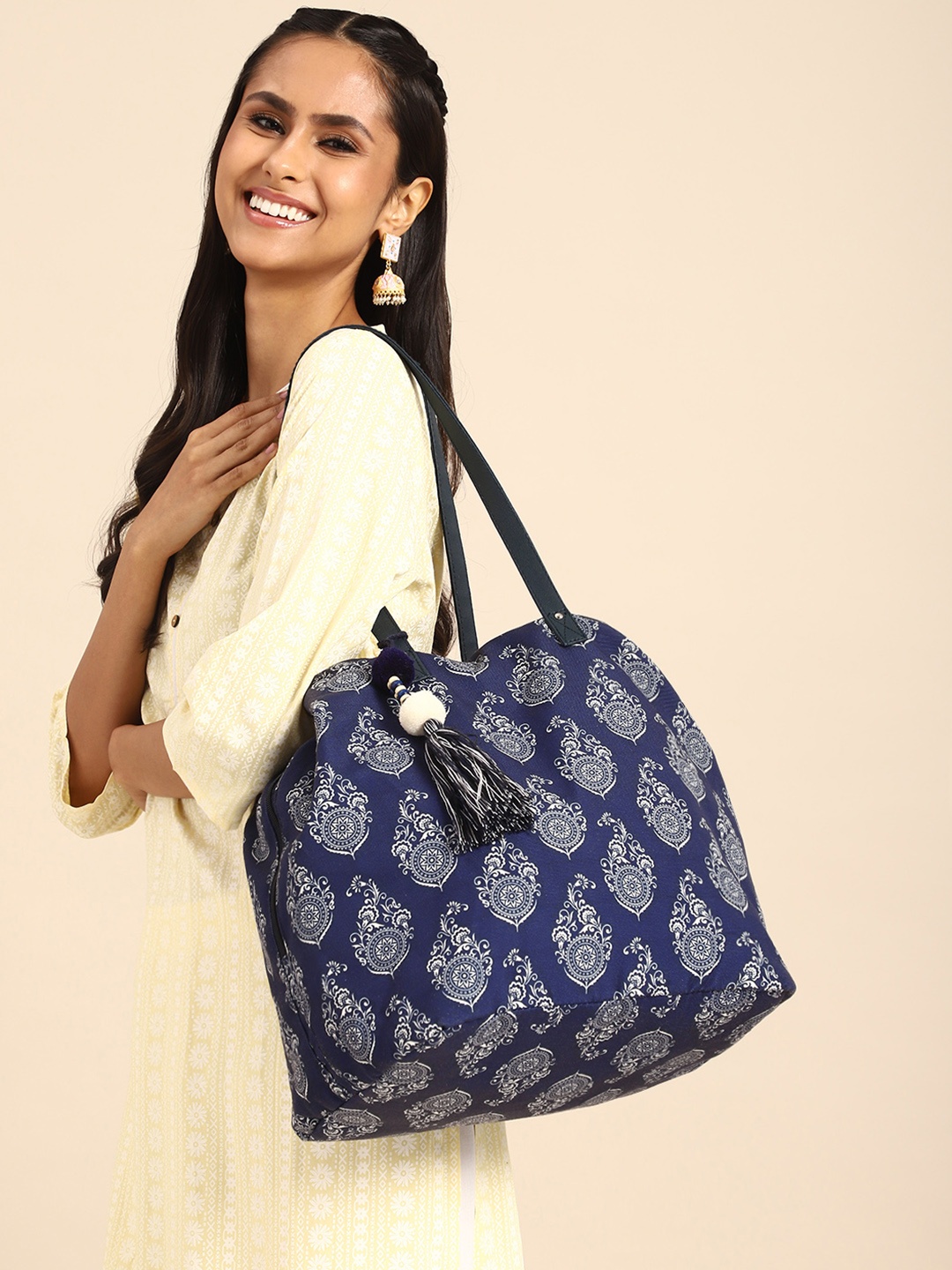 

Anouk Ethnic Motifs Printed Oversized Structured Shoulder Bag with Tasselled, Grey