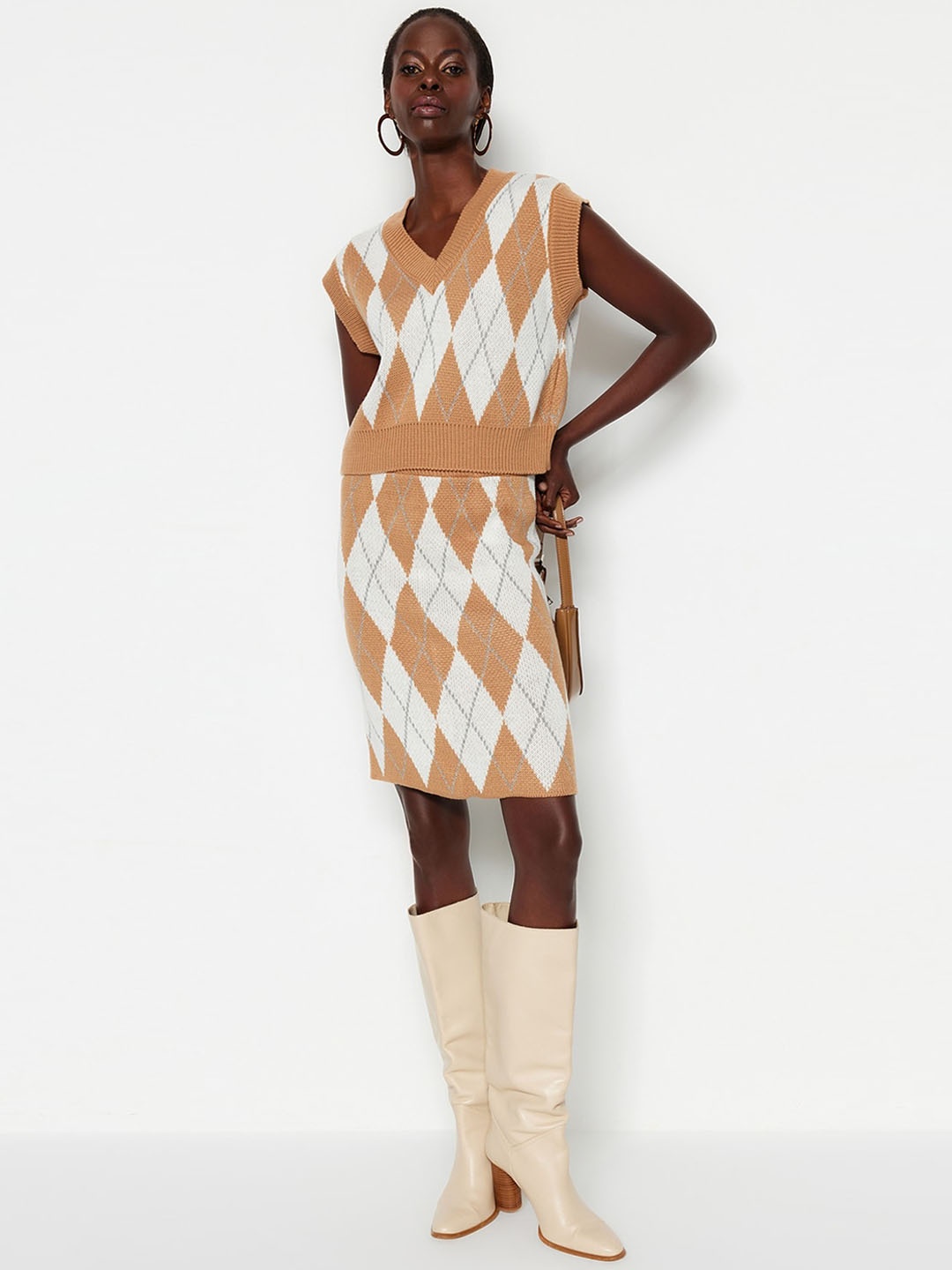 

Trendyol Self-Design Acrylic Sweater With Straight Skirt Co-Ords, Brown
