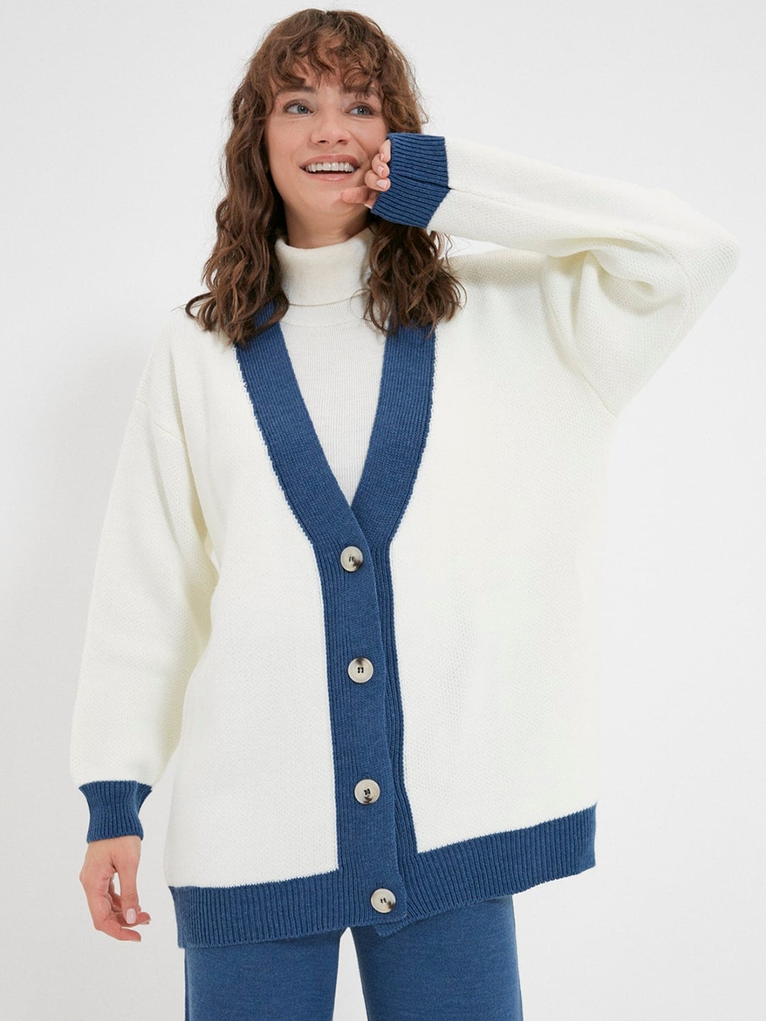 

Trendyol Acrylic Sweater & Trousers, White