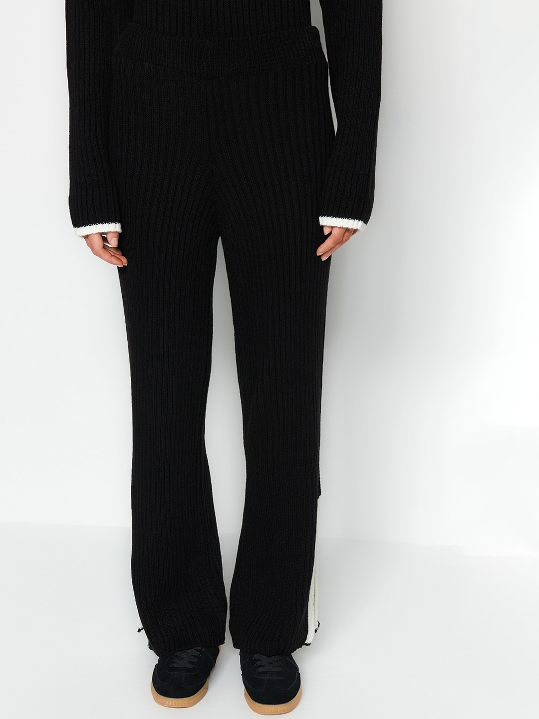 

Trendyol Ribbed Acrylic Sweater With Straight Trousers, Black