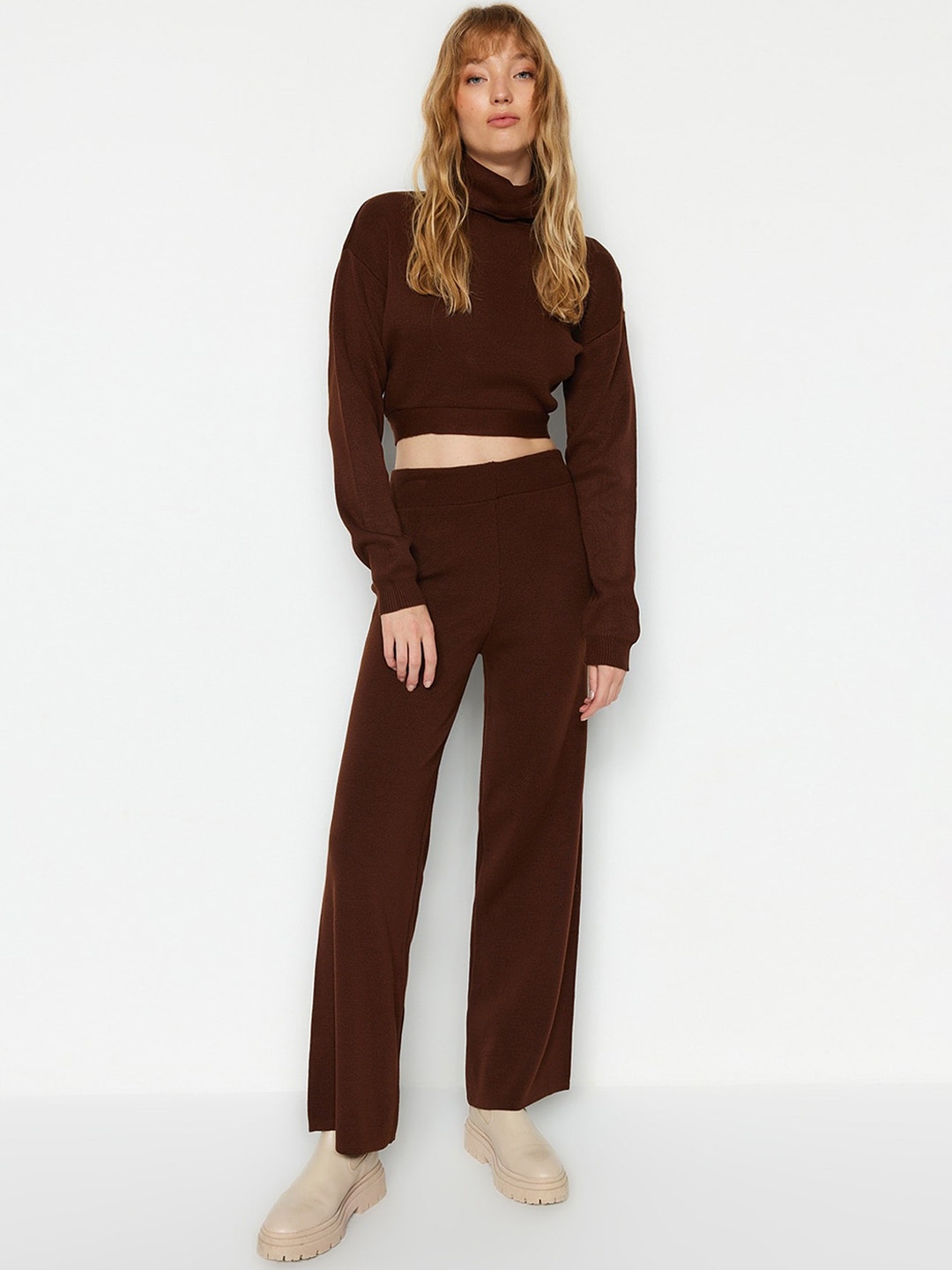 

Trendyol High Neck Acrylic Sweater With Trousers, Brown