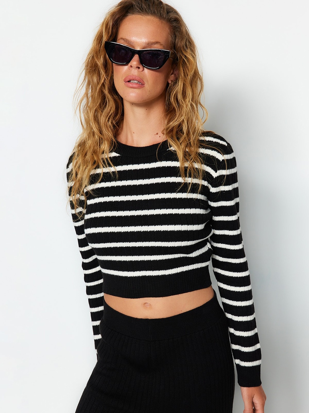 

Trendyol Striped Round Neck Top With Straight Trouser, Black