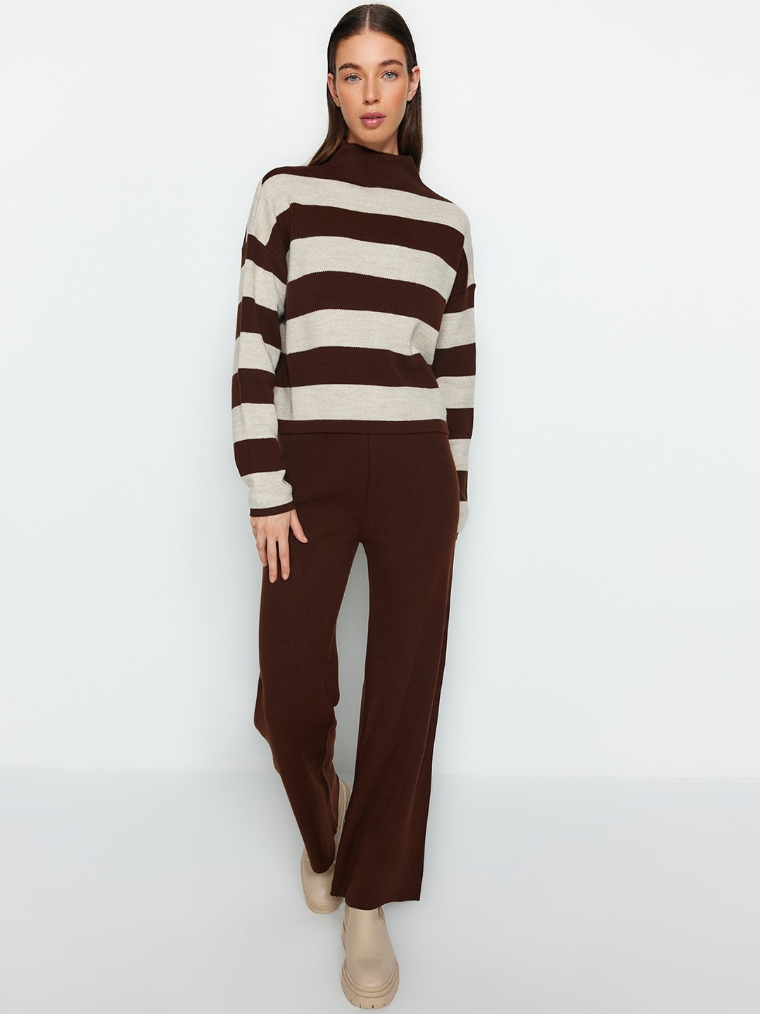 

Trendyol Striped High Neck Acrylic Sweatshirt With Trousers, Brown