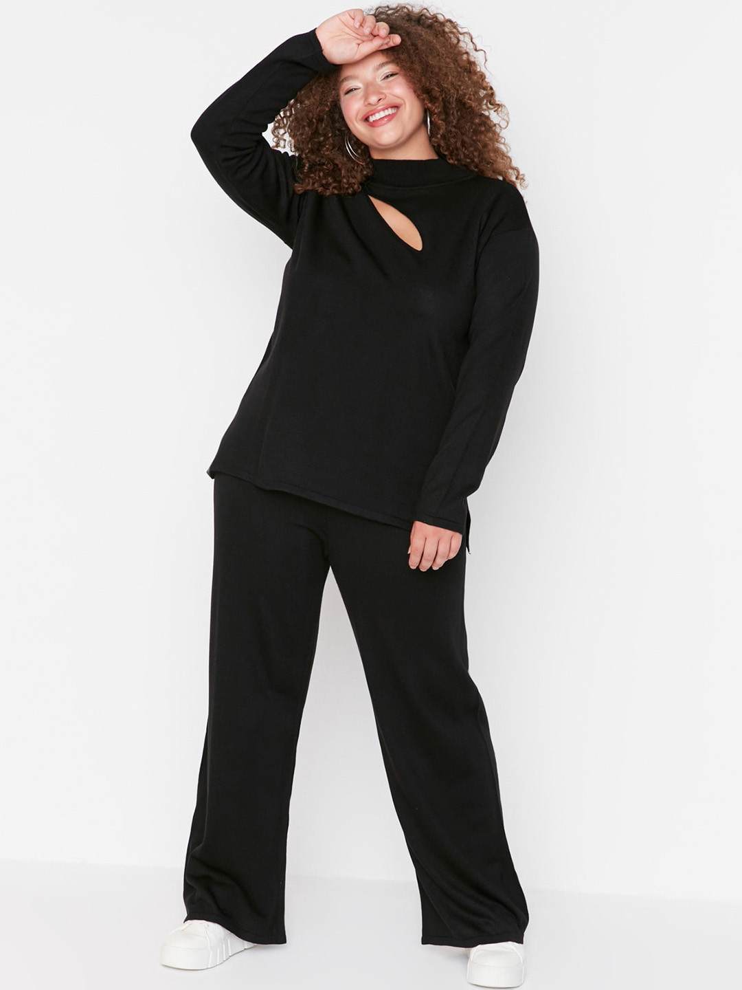 

Trendyol Round Neck Cut-Outs Acrylic Top With Trousers, Black