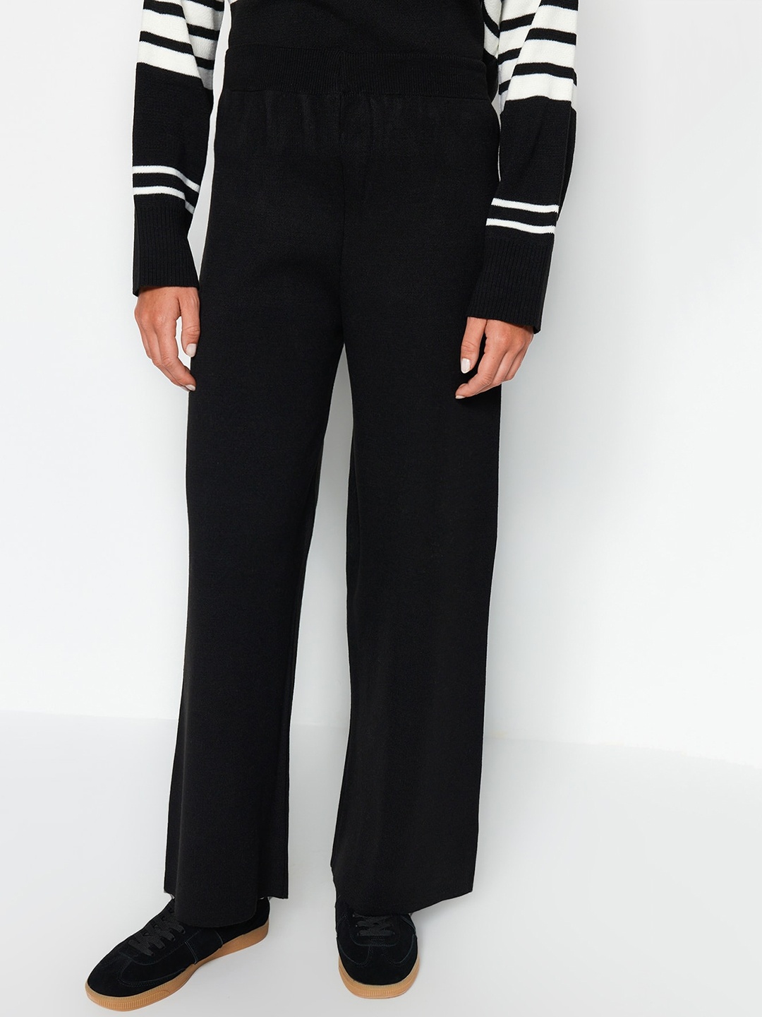 

Trendyol Striped Sweatshirt With Straight Trousers Co-Ords, Black
