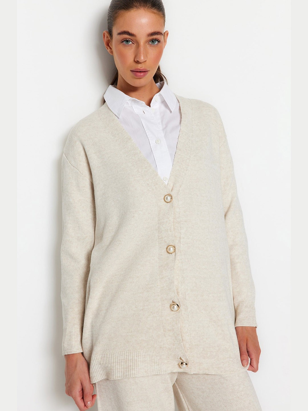 

Trendyol V-Neck Acrylic Sweater & Trousers, Cream