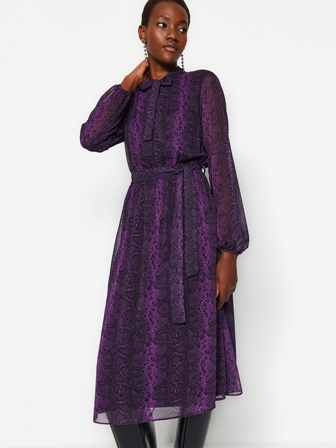 

Trendyol Animal Printed Shirt Collar Puff Sleeves Tie-Ups Shirt Midi Dress, Purple
