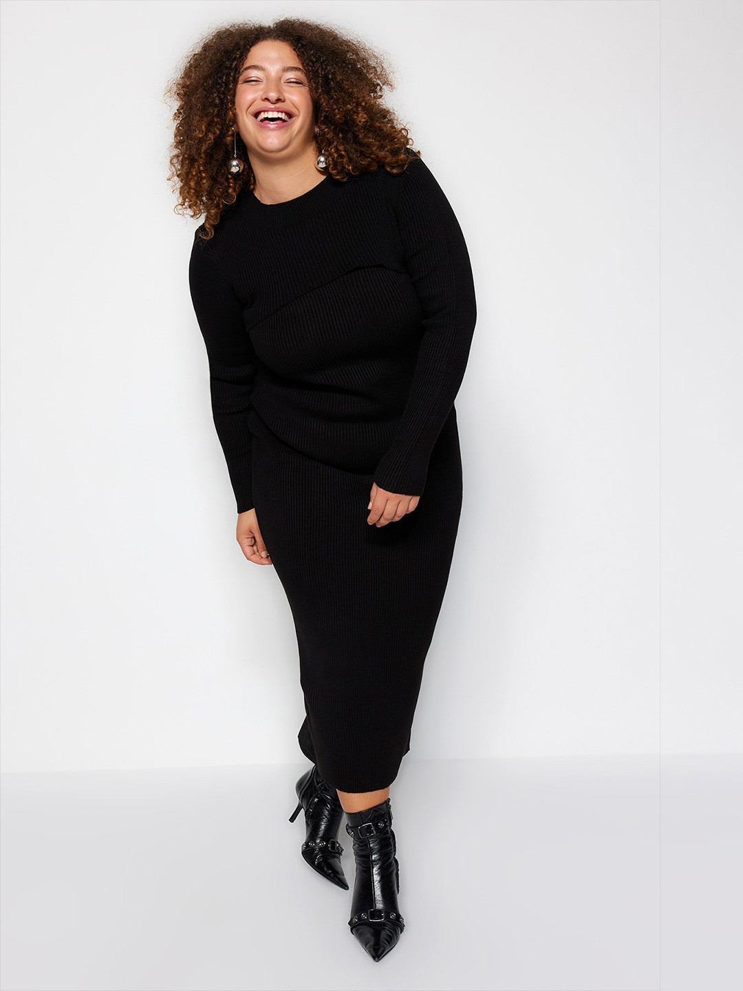 

Trendyol Plus Size Ribbed Round Neck Acrylic Bodycon Midi Dress, Black