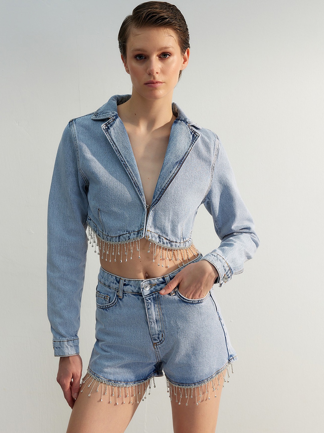 

Trendyol Washed Colourblocked Crop Denim Jacket, Blue
