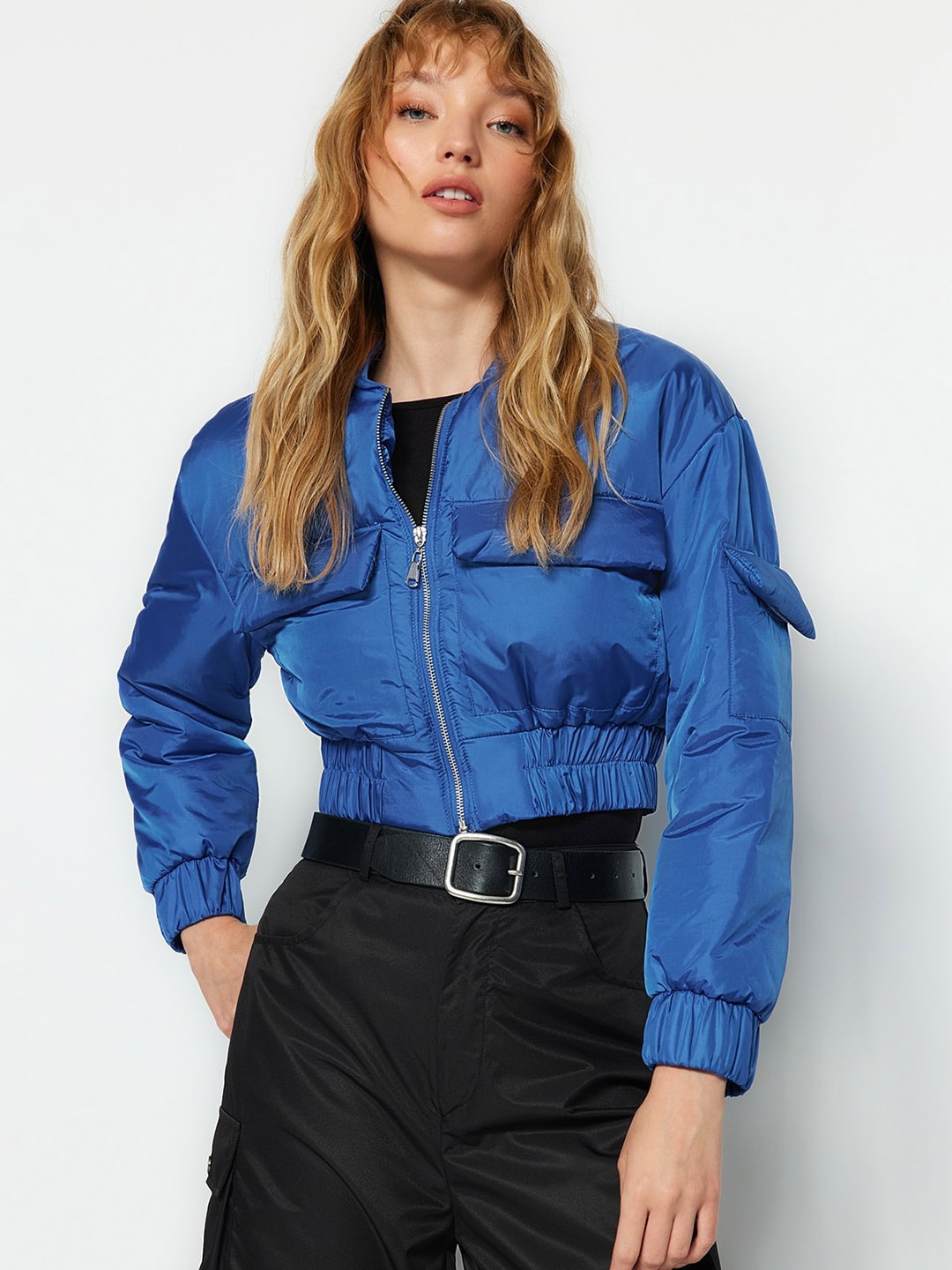 

Trendyol Stand Collar Crop Bomber, Blue