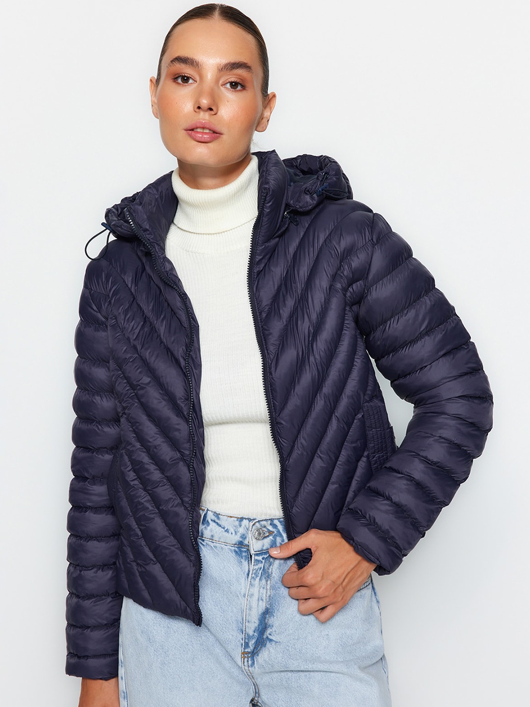 

Trendyol Mock Collar Long Sleeve Zip Detail Puffer Jacket, Navy blue
