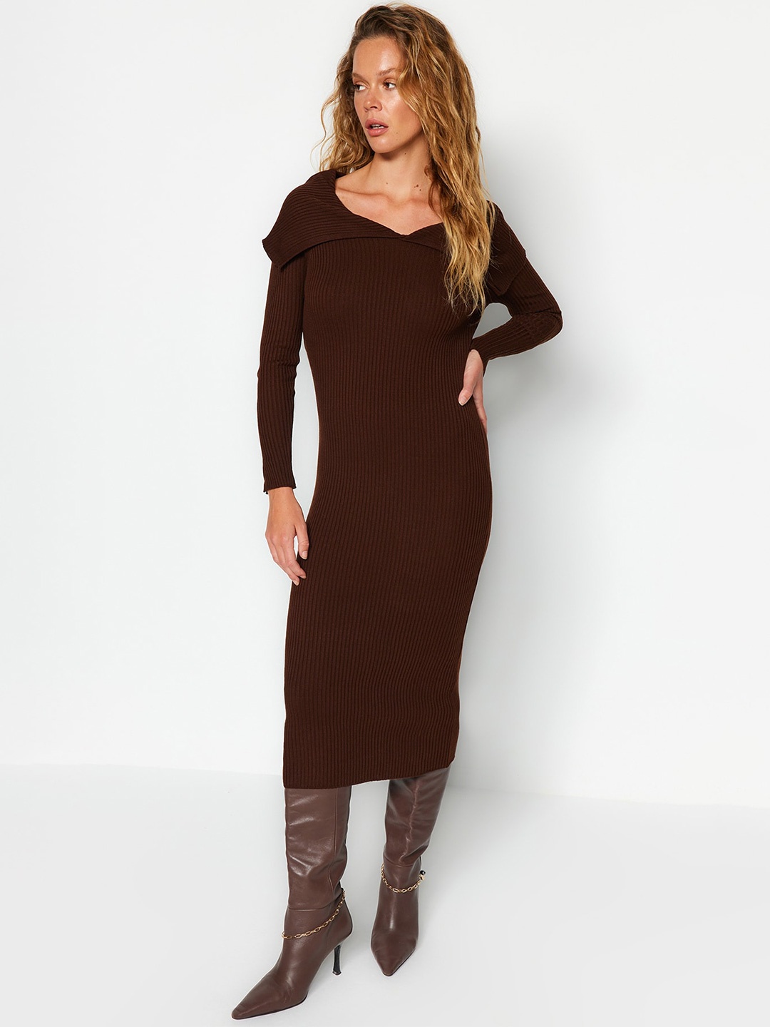 

Trendyol V-Neck Midi Acrylic Bodycon Dress, Coffee brown