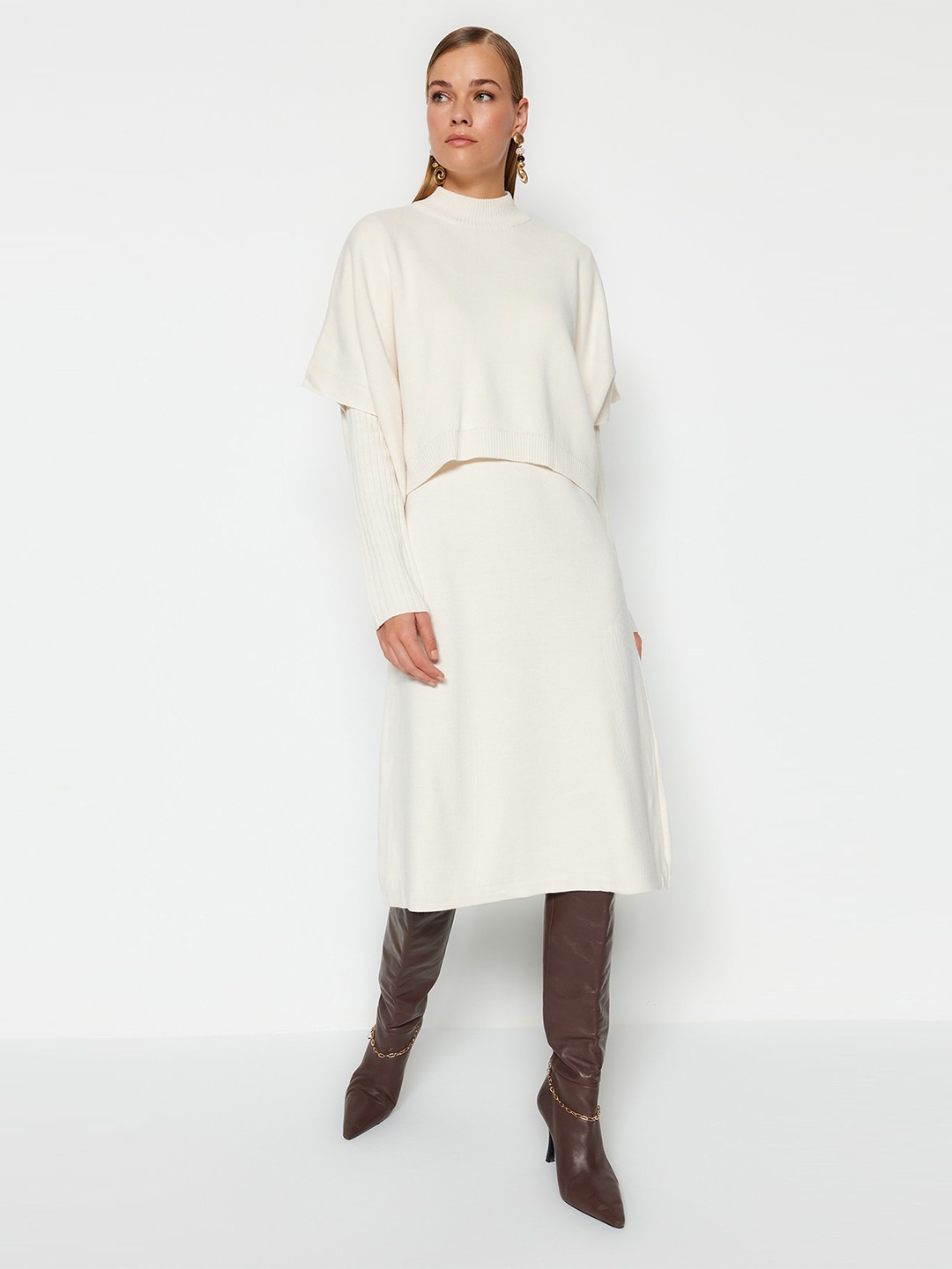 

Trendyol Self Design Long Sleeves A-Line Acrylic Dress, White