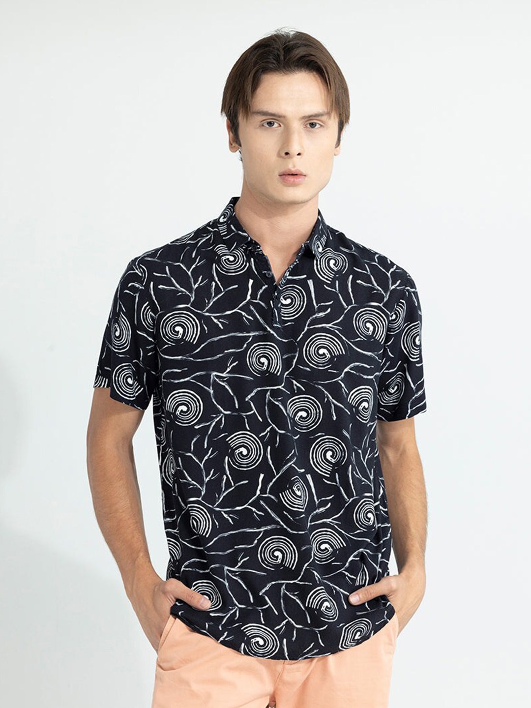 

Snitch Black Geometric Printed Polo Collar Casual T-shirt