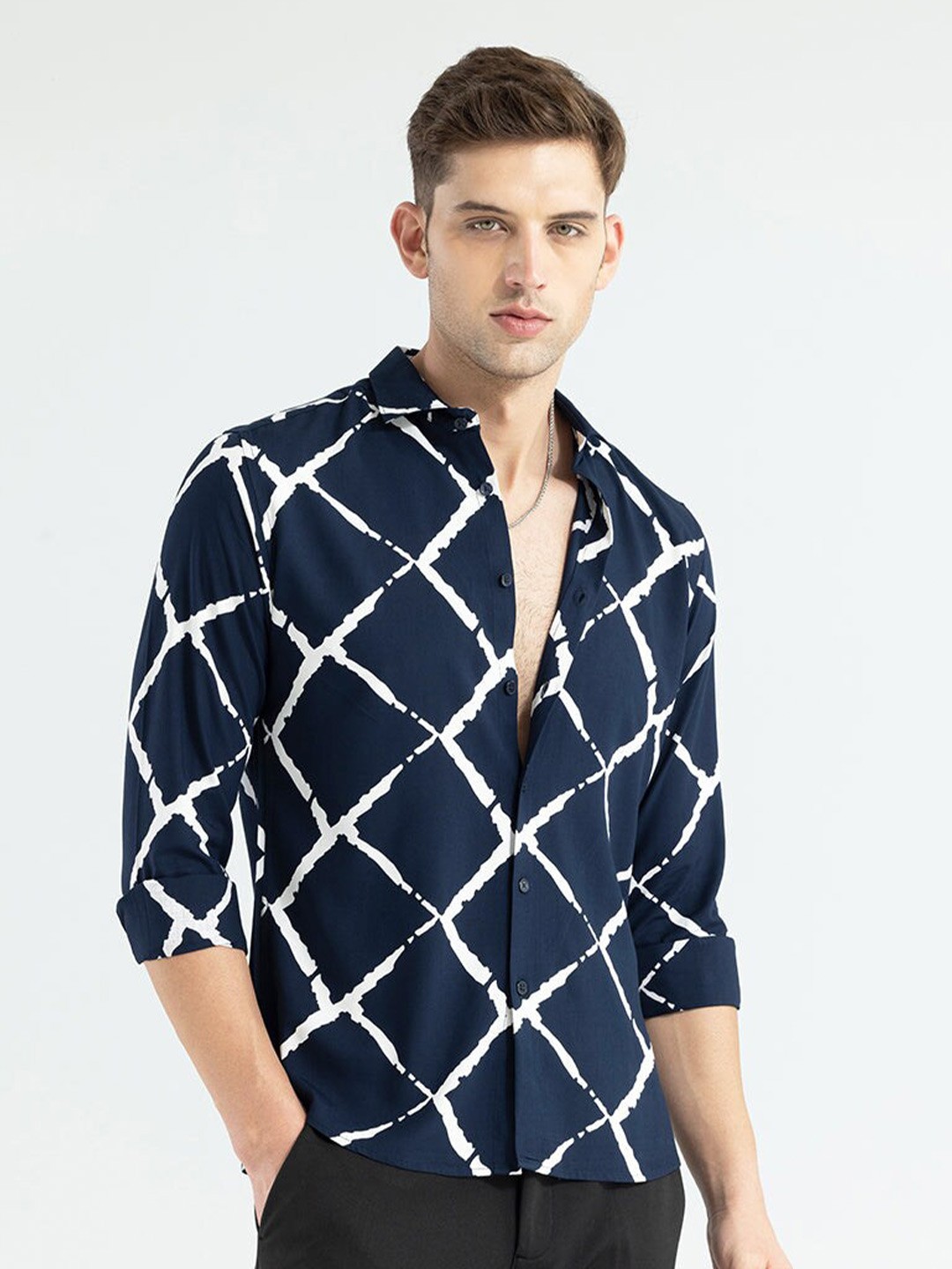

Snitch Geometric Printed Classic Slim Fit Casual Shirt, Navy blue