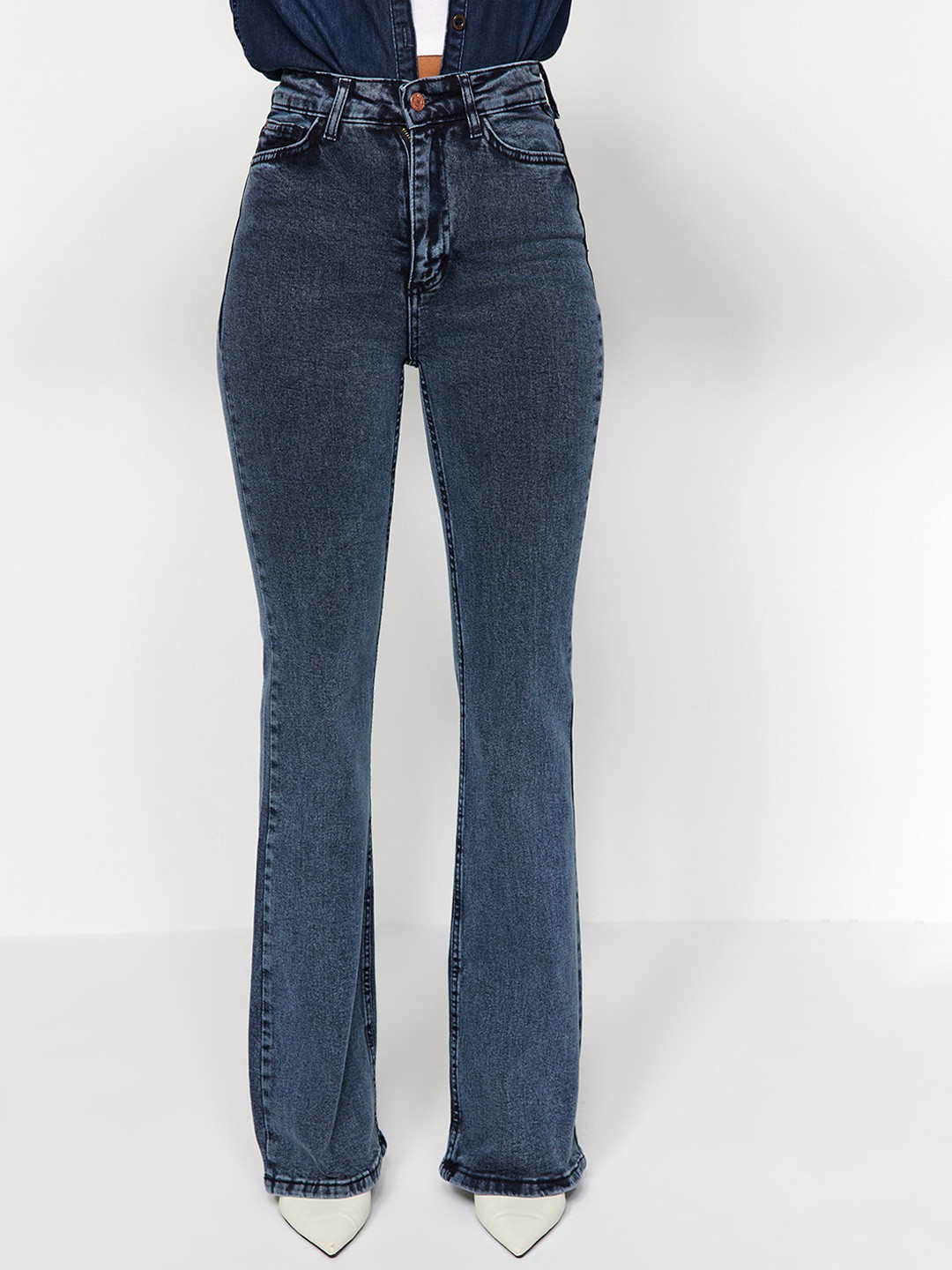

Trendyol Women Clean Look Mid-Rise Jeans, Blue