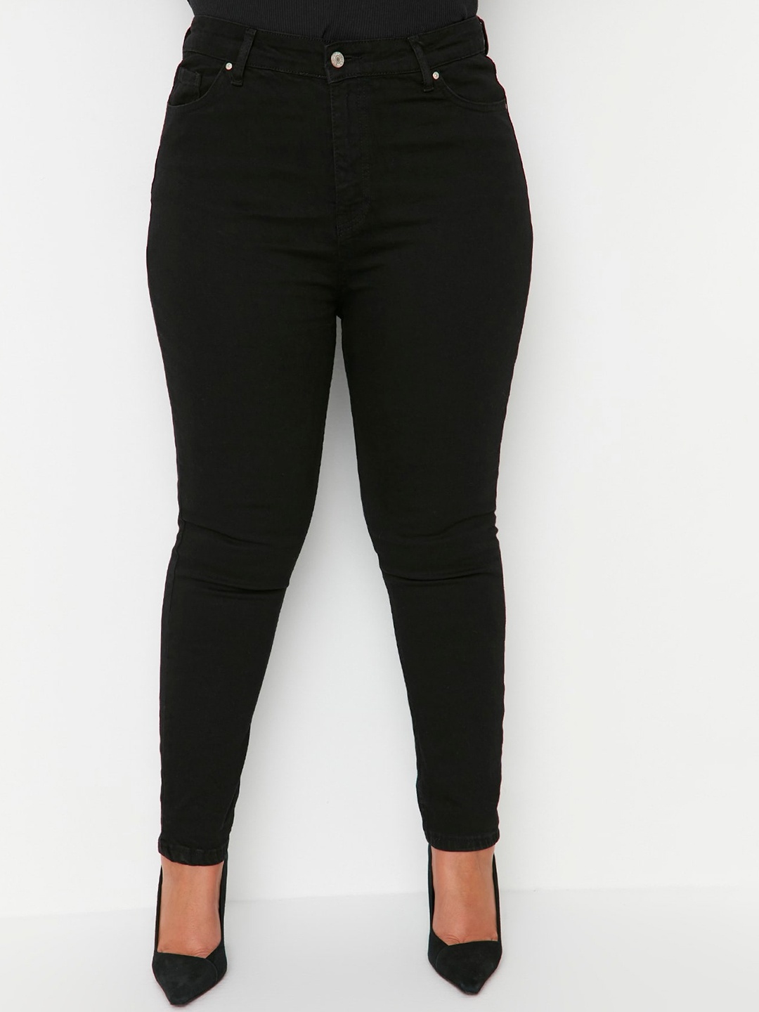 

Trendyol Women Plus Size Mid-Rise Dark Shade Clean Look Stretchable Jeans, Black