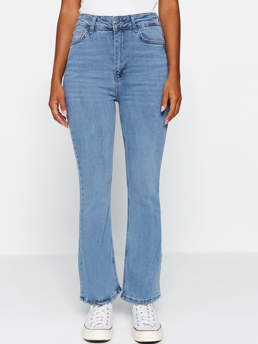 

Trendyol Women Clean Look Light Shade Stretchable Jeans, Blue