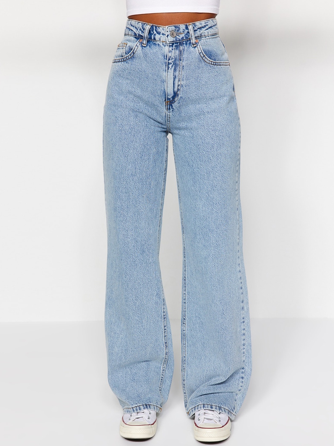 

Trendyol Women Clean Look High Rise Heavy Fade Pure Cotton Jeans, Blue
