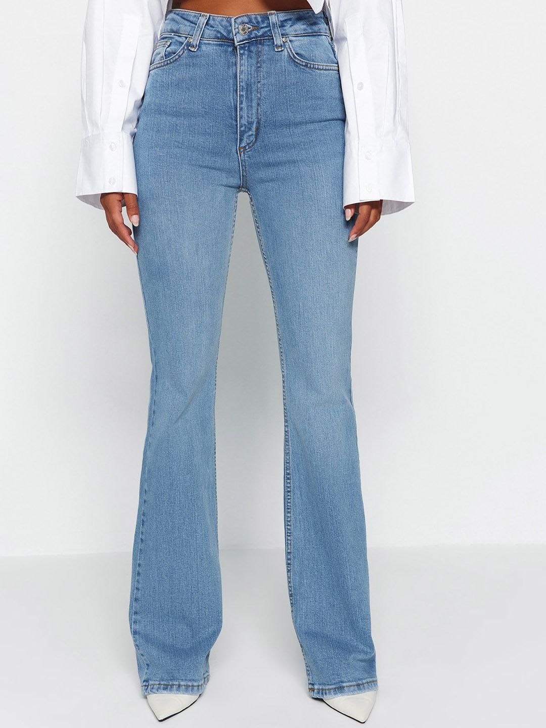 

Trendyol Women Mid-Rise Clean Look Stretchable Jeans, Blue