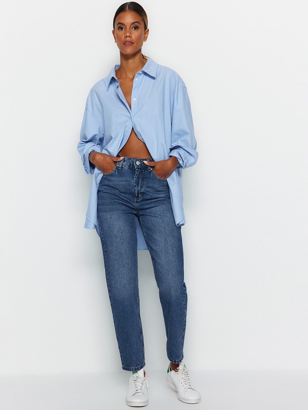 

Trendyol Women Mid-Rise Clean Look Pure Cotton Whiskers Jeans, Blue