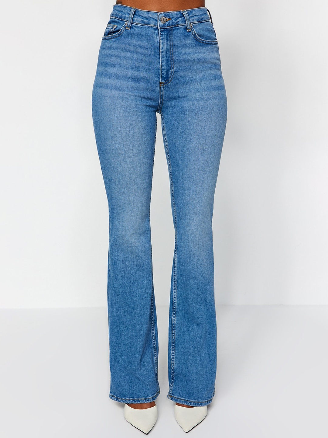 

Trendyol Women Light Fade Clean Look Stretchable Bootcut Jeans, Blue