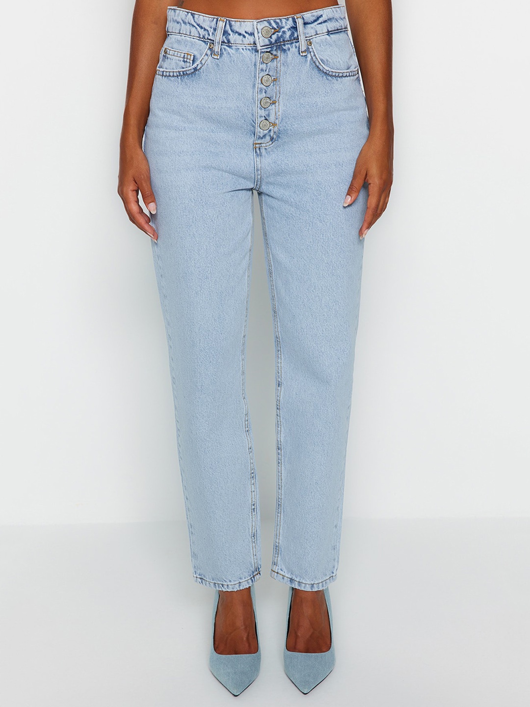 

Trendyol Women Clean Look Heavy Fade Pure Cotton Jeans, Blue