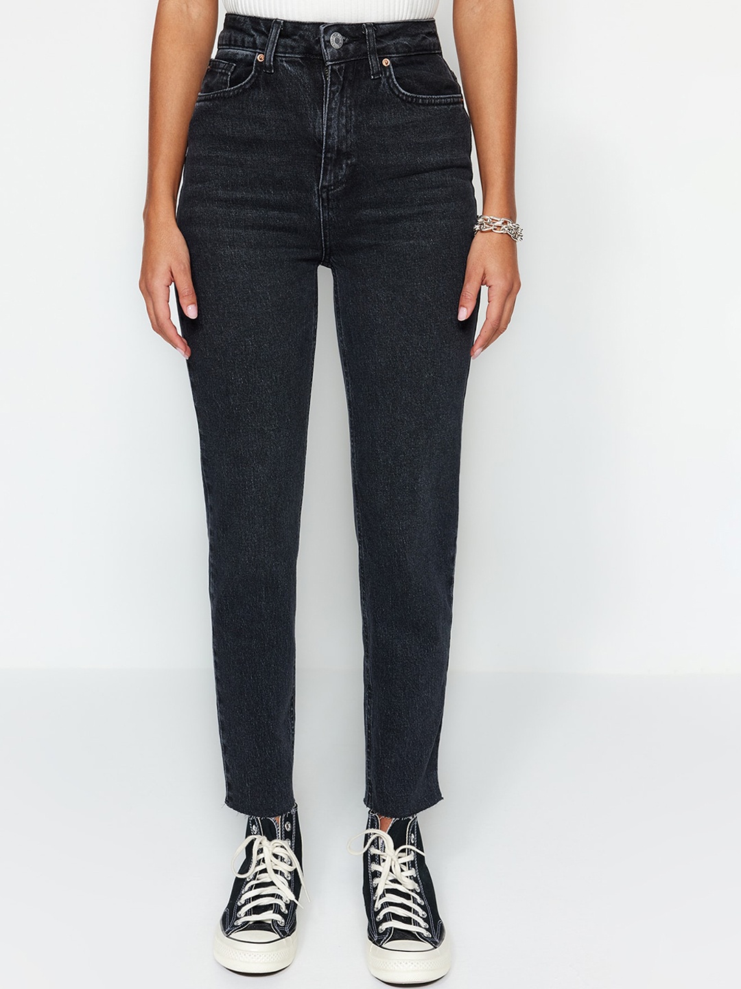 

Trendyol Women Mid Rise Stretchable Jeans, Black