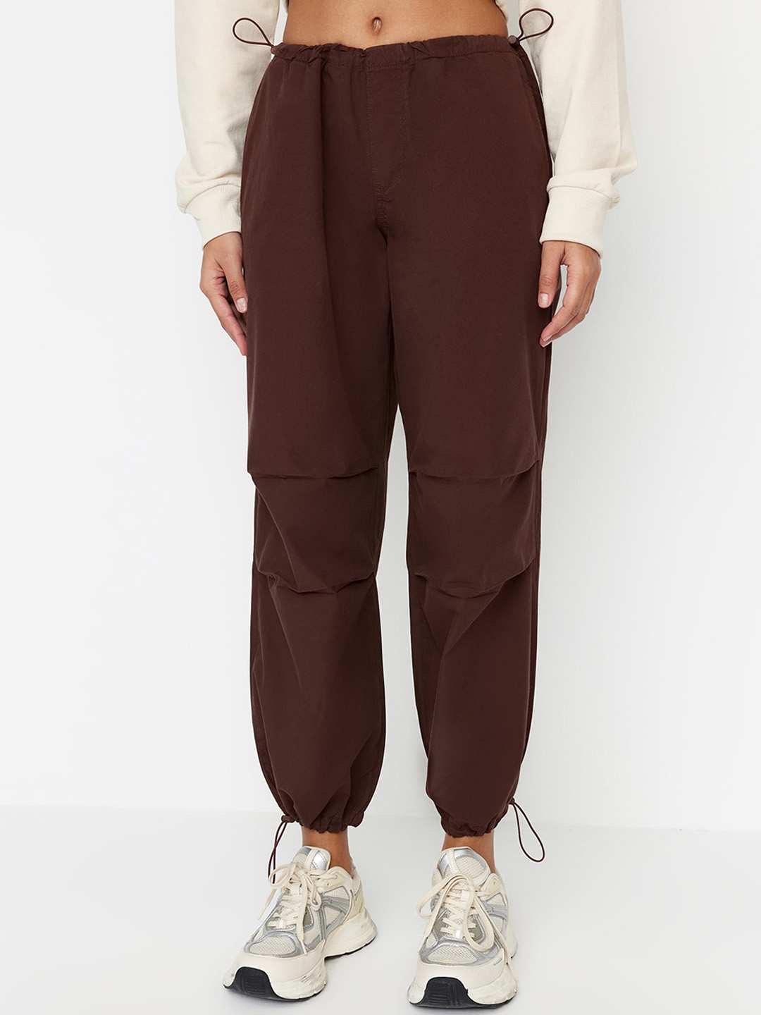 

Trendyol Women Mid Rise Cargo Jeans, Maroon