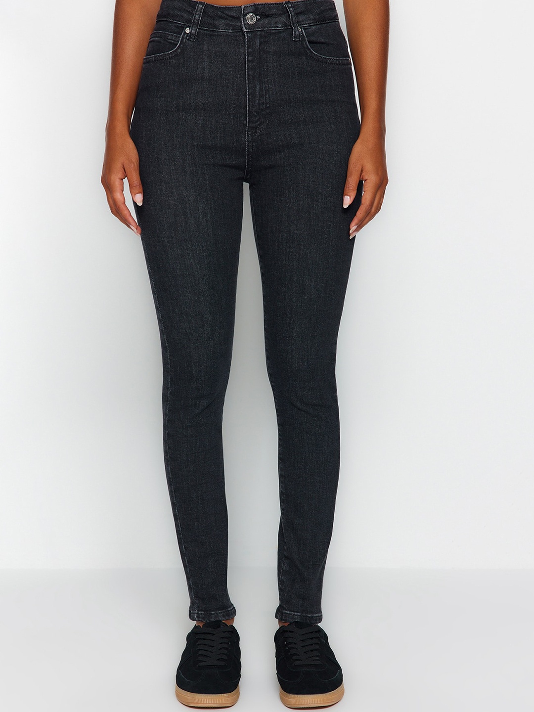 

Trendyol Women Regular Fit Stretchable Jeans, Navy blue