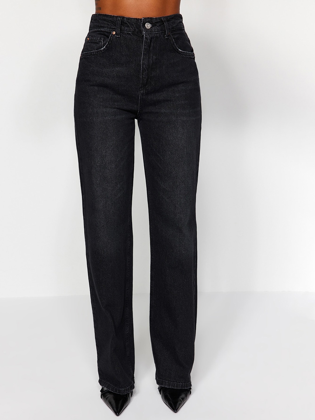 

Trendyol Women Mid-Rise Clean Look Light Fade Pure Cotton Jeans, Black