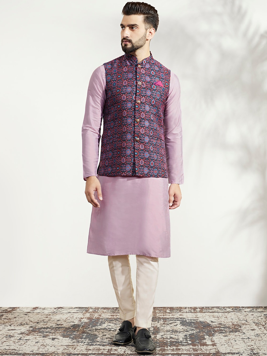 

KISAH Men Woven Jacquard Regular Fit Abstract Print Kurta Jacket Trouser Set, Pink