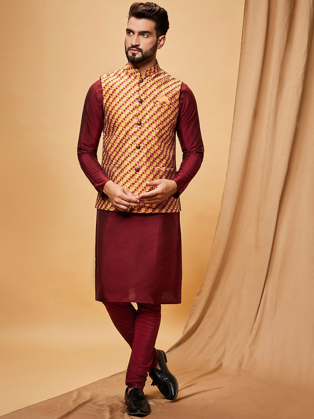 

KISAH Mandarin Collar Regular Kurta with Churidar, Burgundy