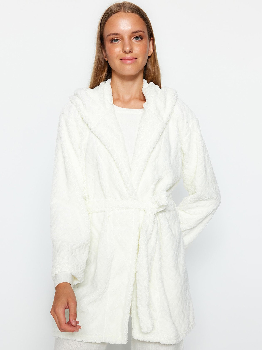 

Trendyol Self Design Lapel Collar Night suit, White