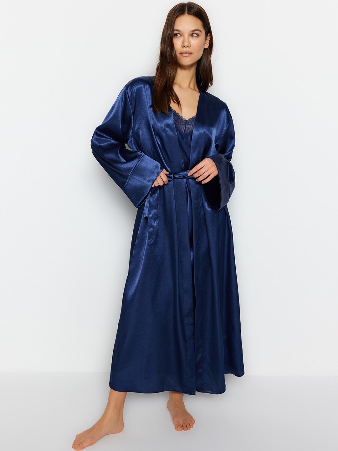 

Trendyol V-Neck Solid Maxi Nightdress Comes with Shrug And Fabric Belt, Blue