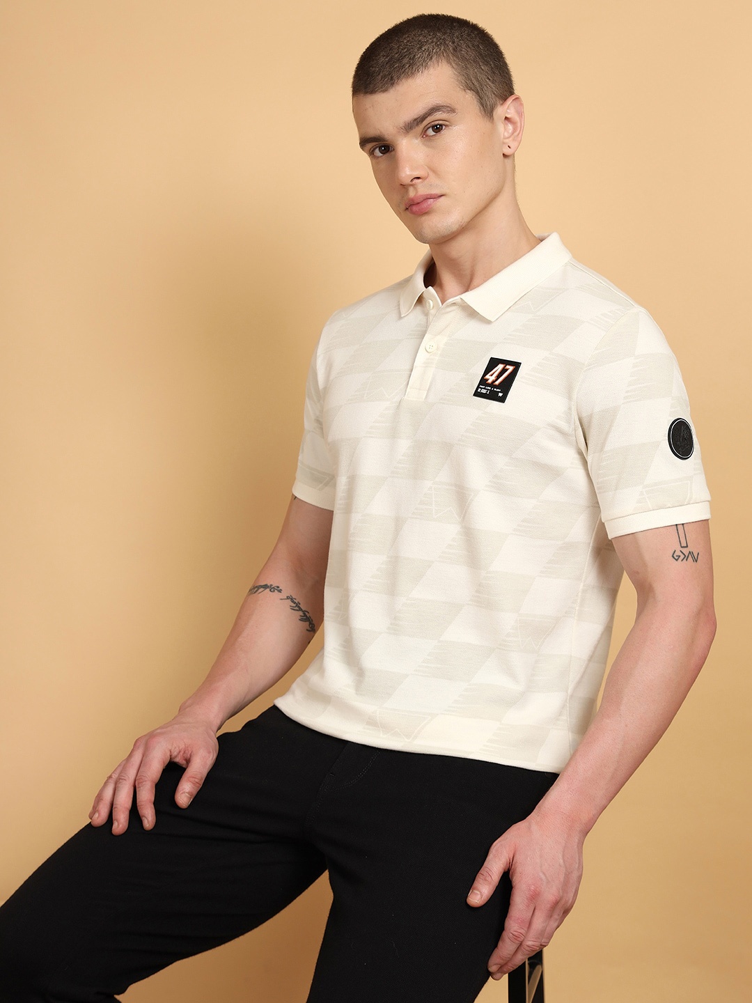

Wrangler Geometric Printed Polo Collar Applique T-shirt, Grey