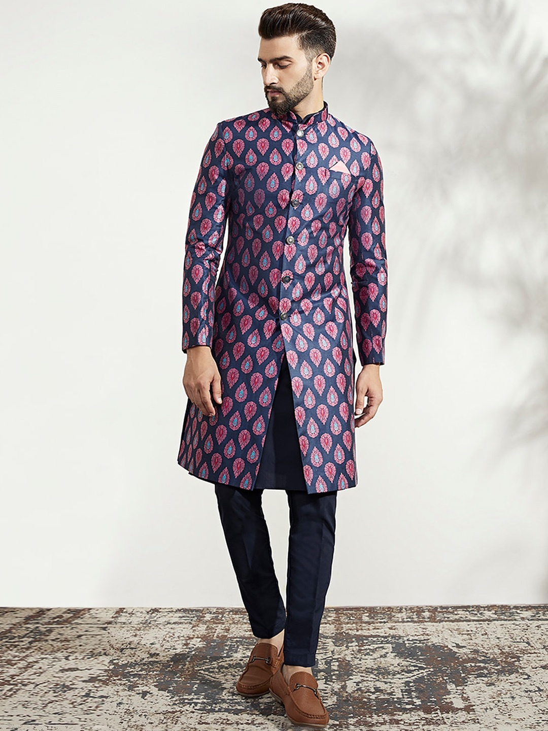 

KISAH Men Self-Design Indowestern Sherwani Set, Navy blue