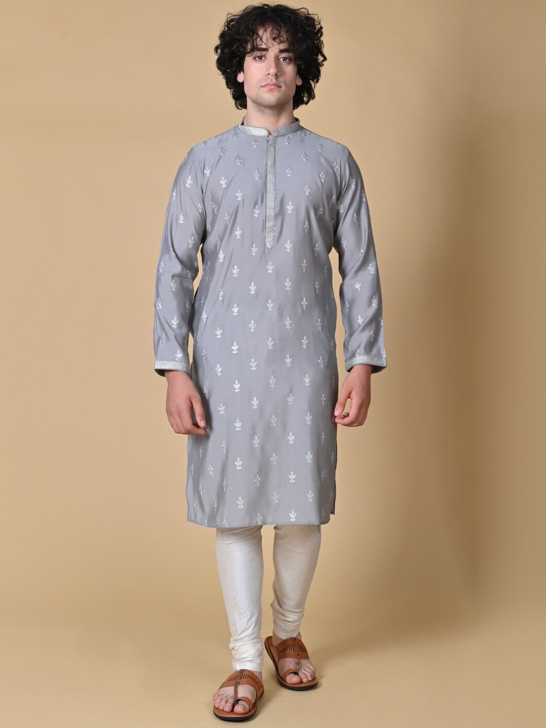 

MAAHI FABS Ethnic Motifs Embroidered Thread Work Straight Kurta, Grey