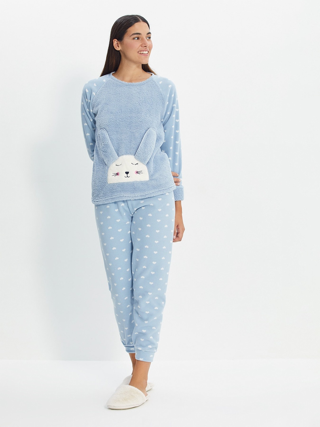 

Trendyol Conversational Printed Round Neck Long Sleeves Fuzzy Textured T-shirt & Pyjamas, Blue