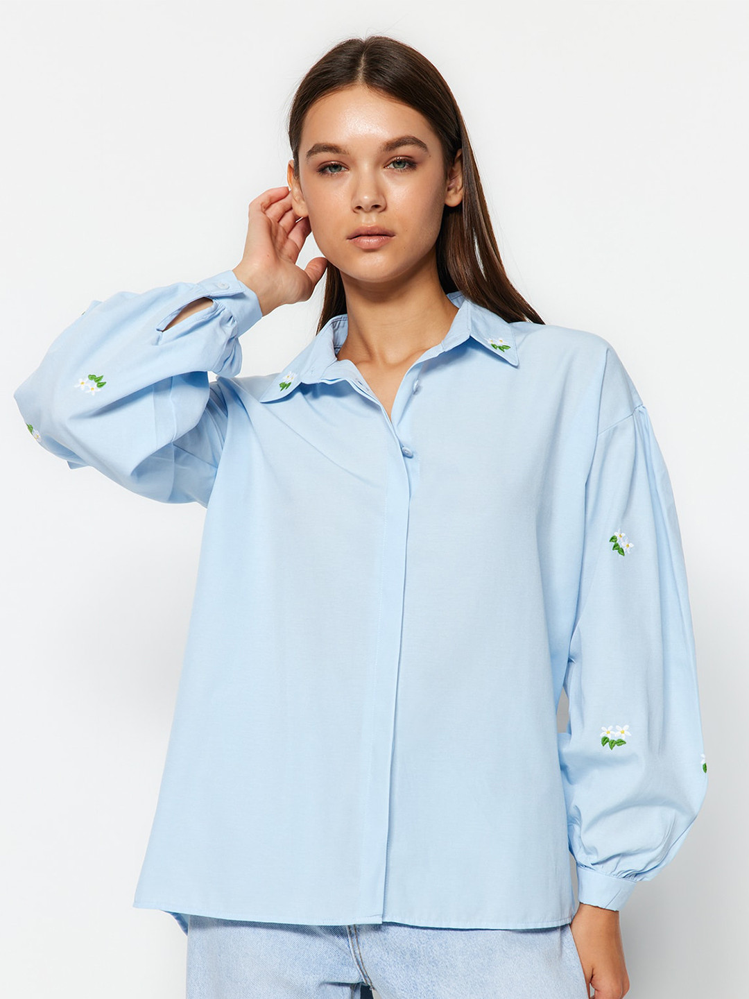 

Trendyol Spread Collar Casual Shirt, Blue