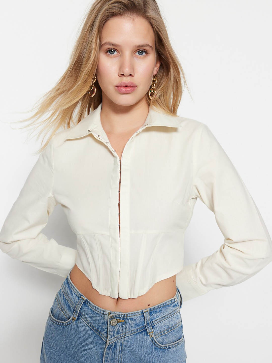 

Trendyol Shirt Collar Cuffed Sleeves Pleated Crop Shirt Style Top, Na