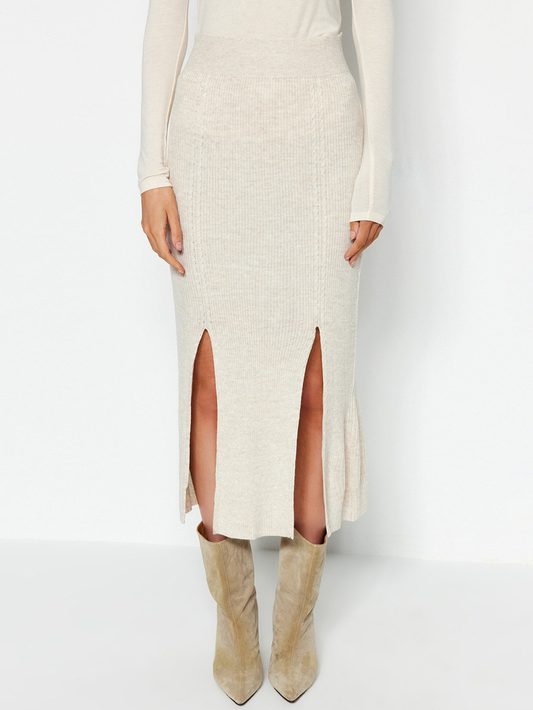 

Trendyol Front Slit Acrylic Flared Midi Skirt, White