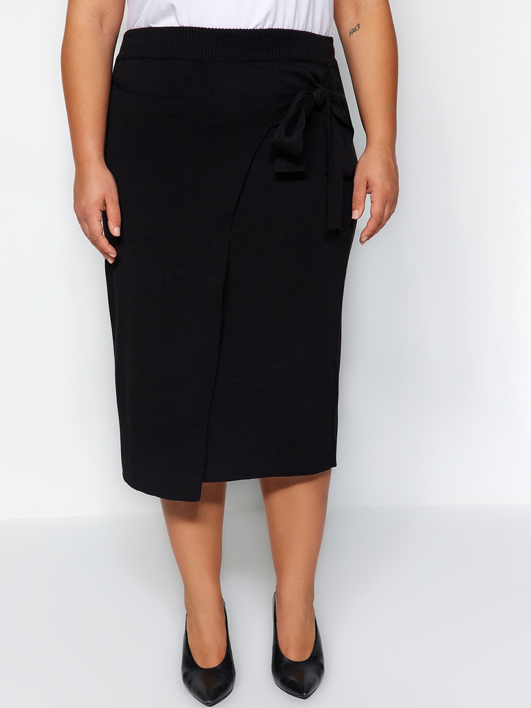 

Trendyol Plus Size Acrylic Straight Midi Skirts, Black