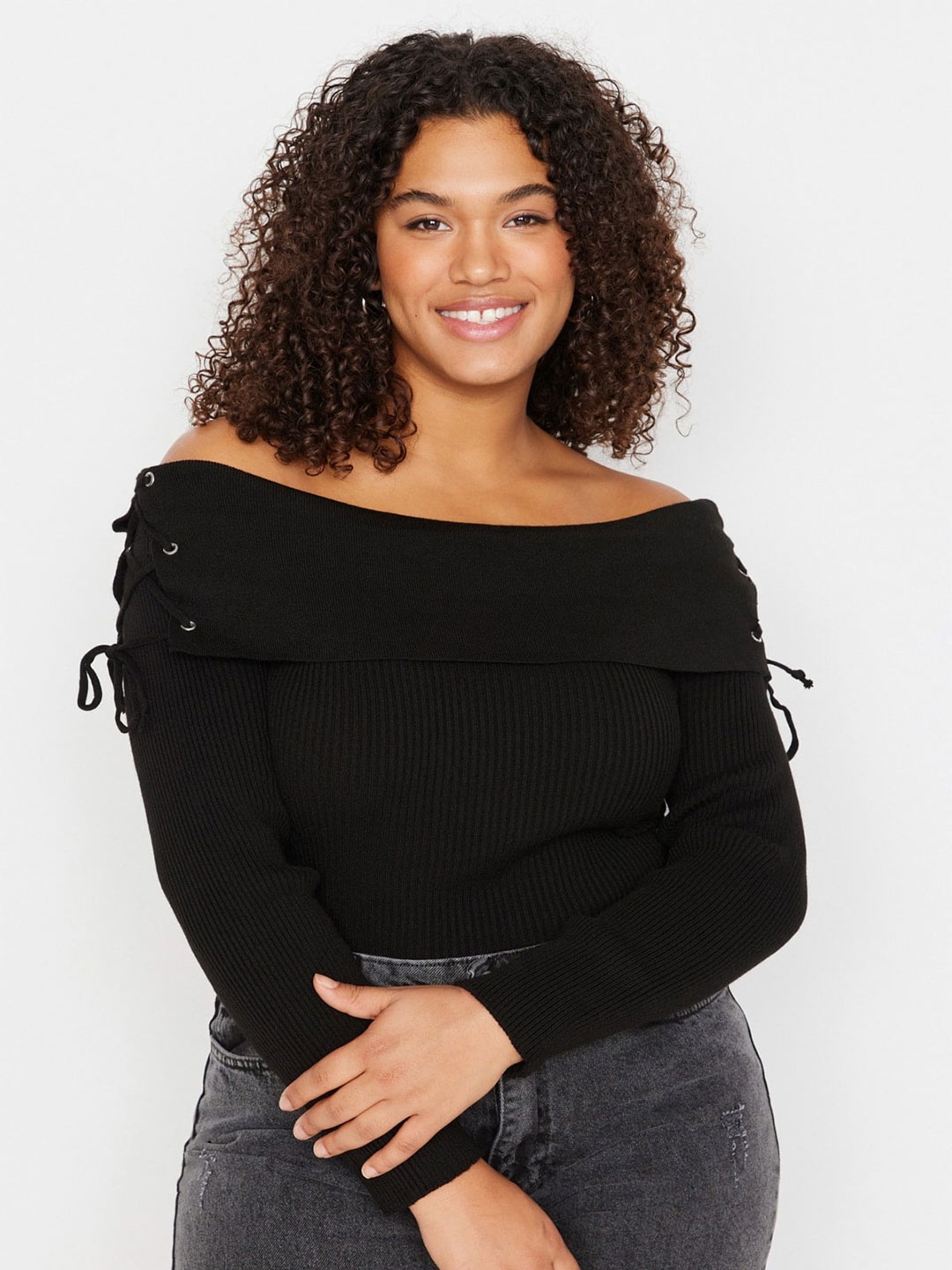 

Trendyol Ribbed Off-Shoulder Acrylic Pullover, Black