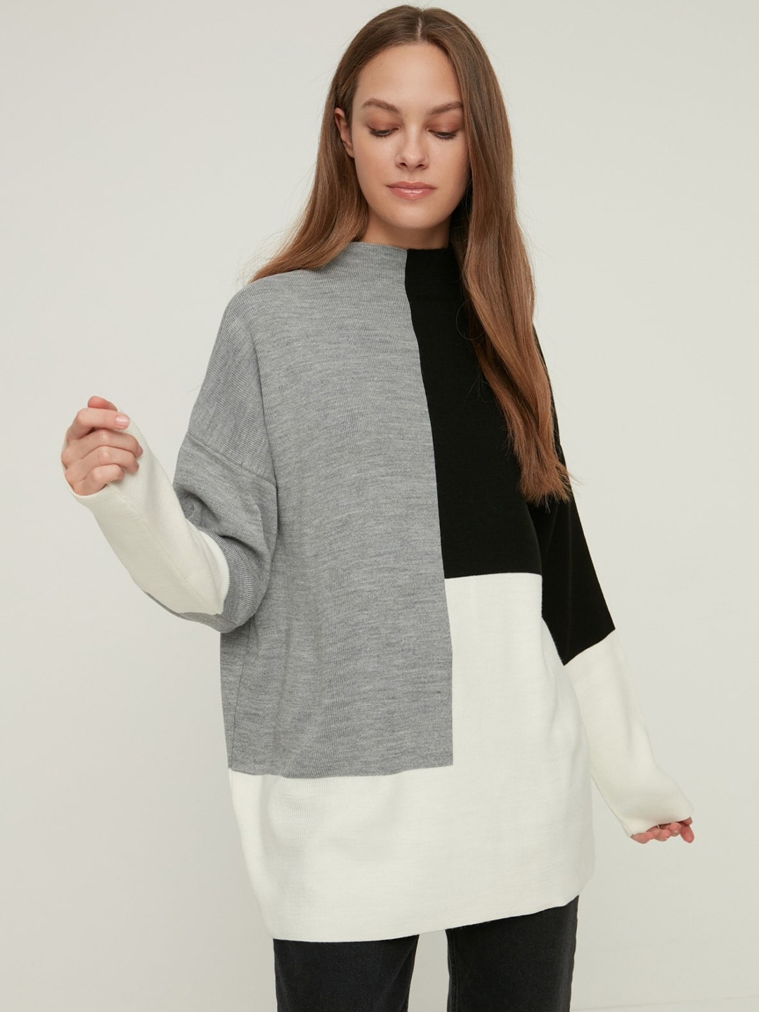 

Trendyol Colourblocked Drop Shoulder Sleeves Pullover, White