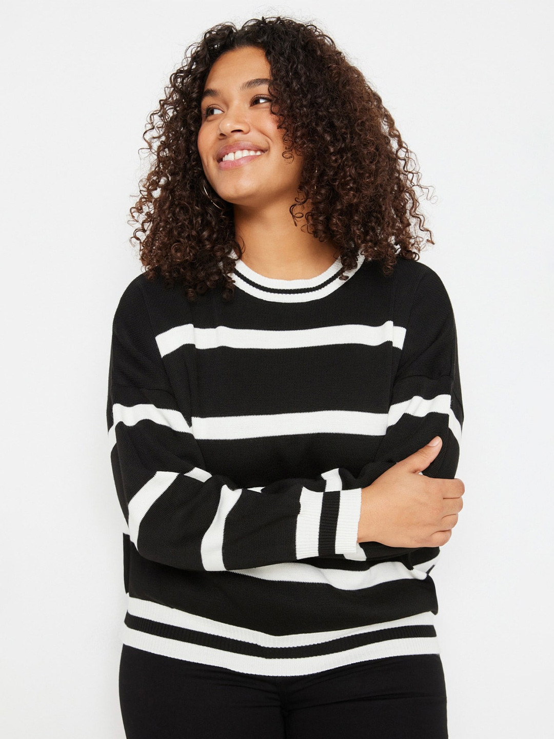 

Trendyol Striped Round Neck Acrylic Pullover, Black